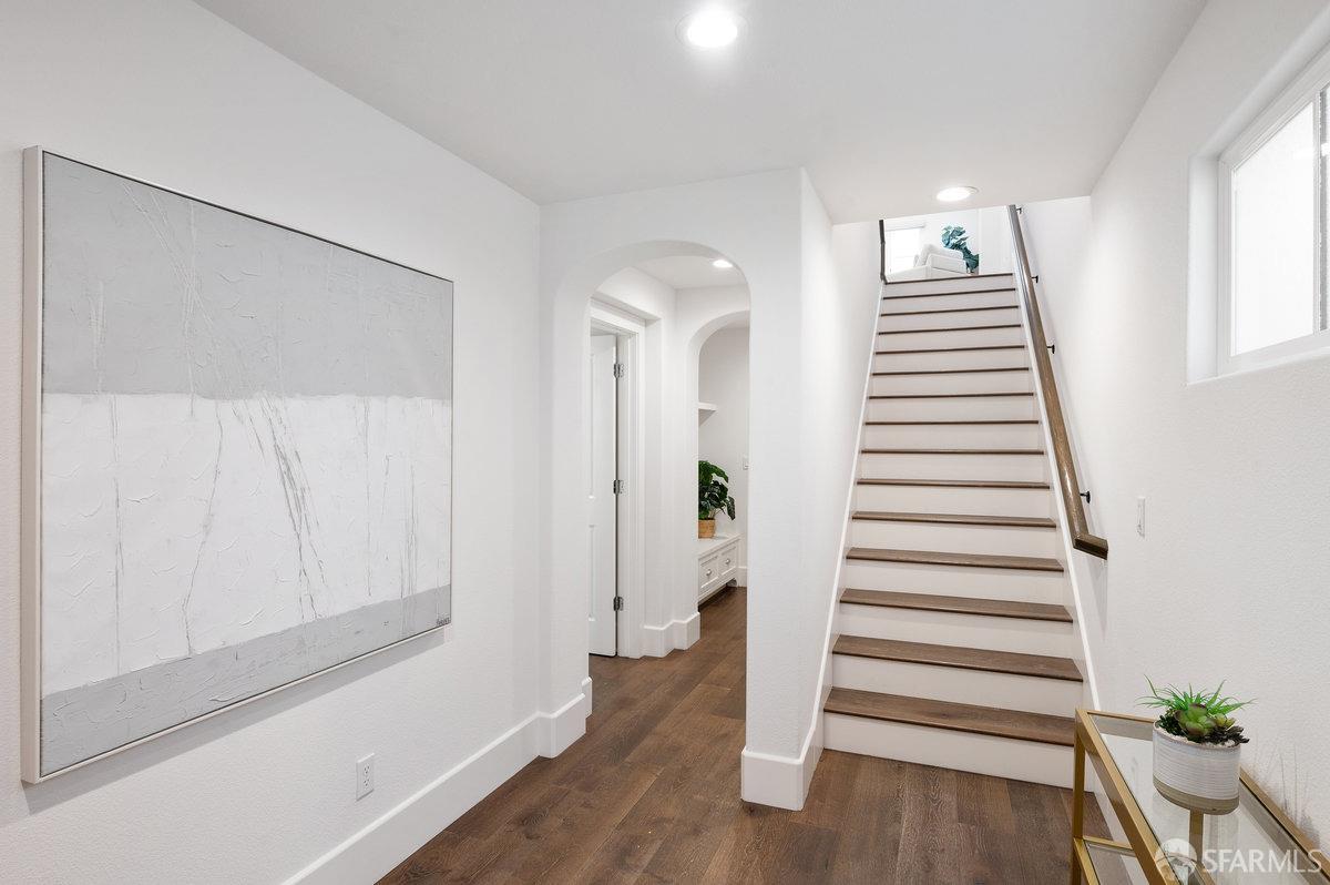 43113 Calle Sagrada