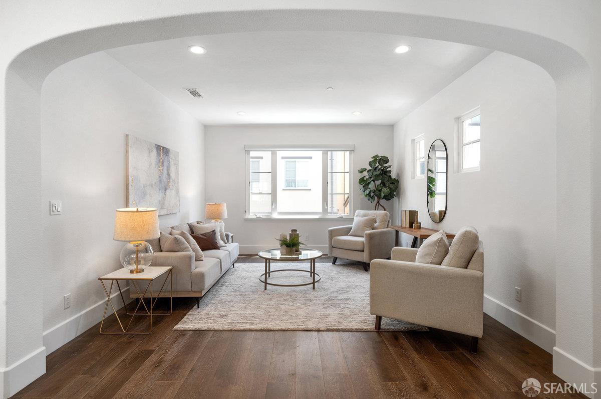43113 Calle Sagrada