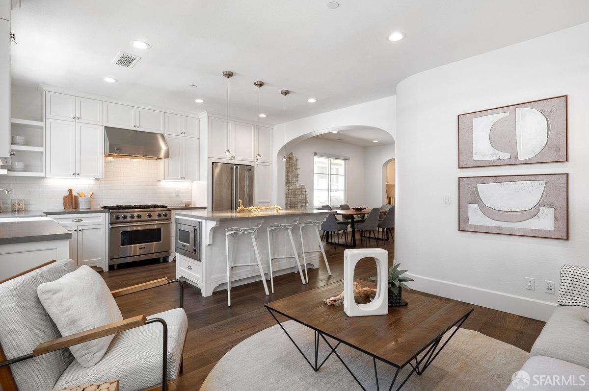 43113 Calle Sagrada