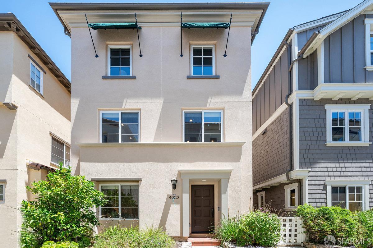 43113 Calle Sagrada