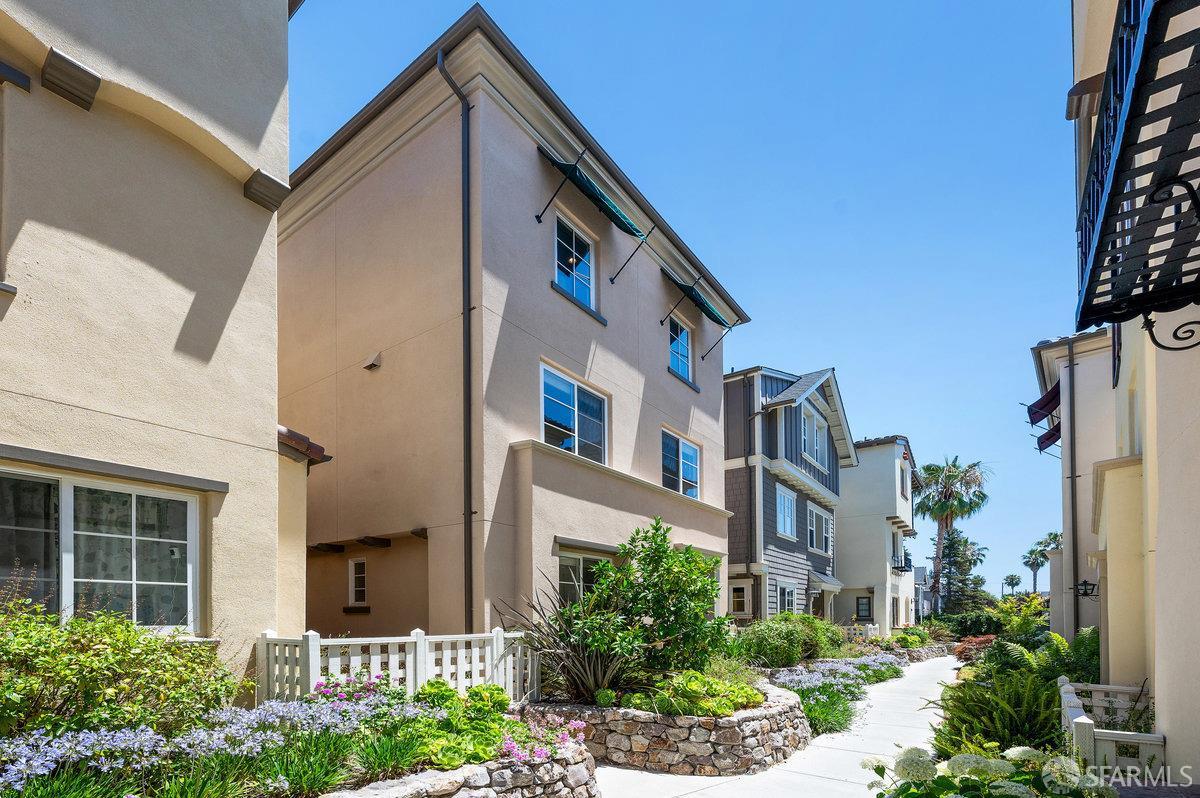 43113 Calle Sagrada