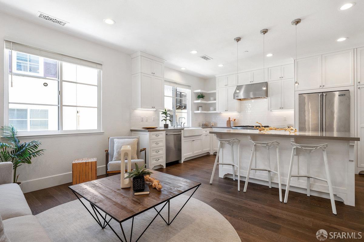43113 Calle Sagrada