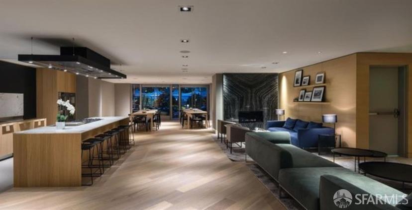 201 Folsom Street # 32E