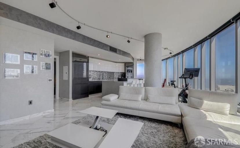 201 Folsom Street # 32E