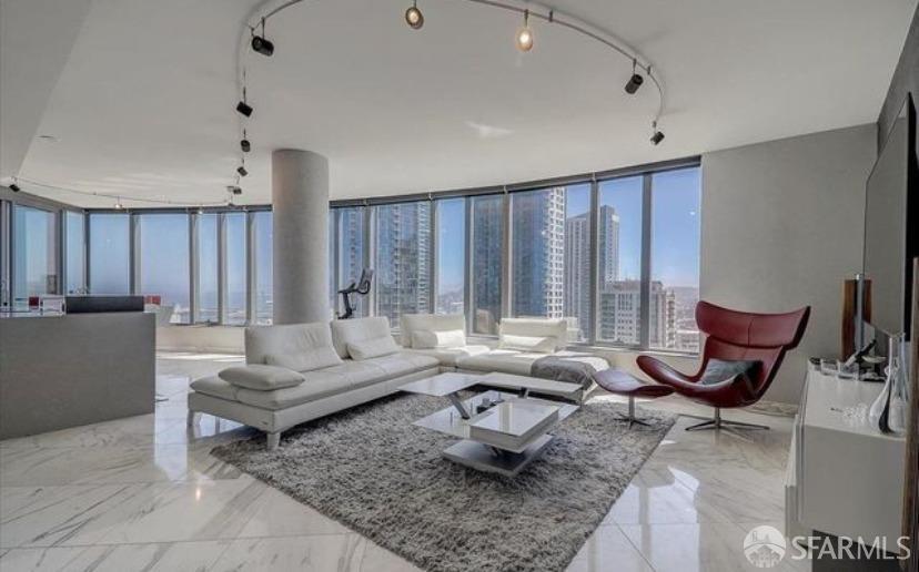 201 Folsom Street # 32E