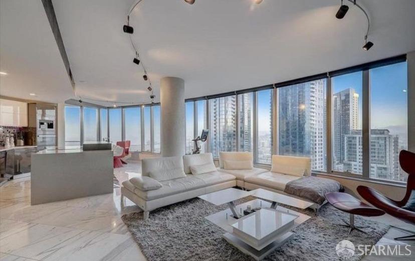 201 Folsom Street # 32E