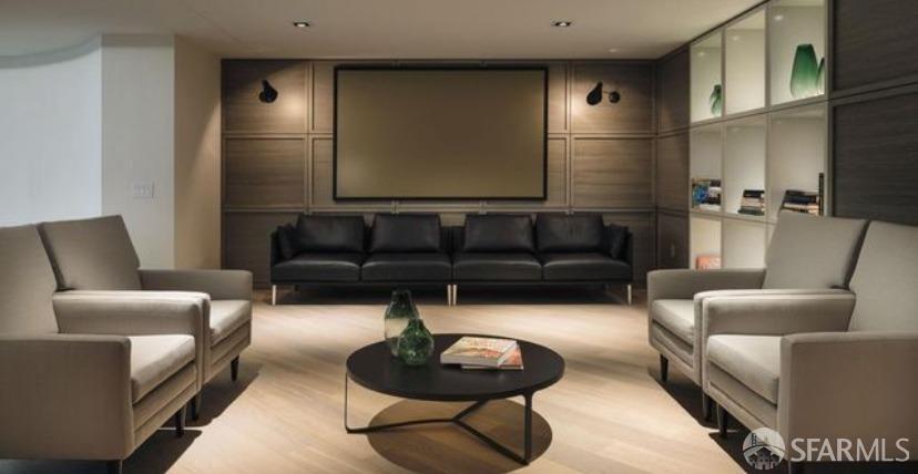 201 Folsom Street # 32E