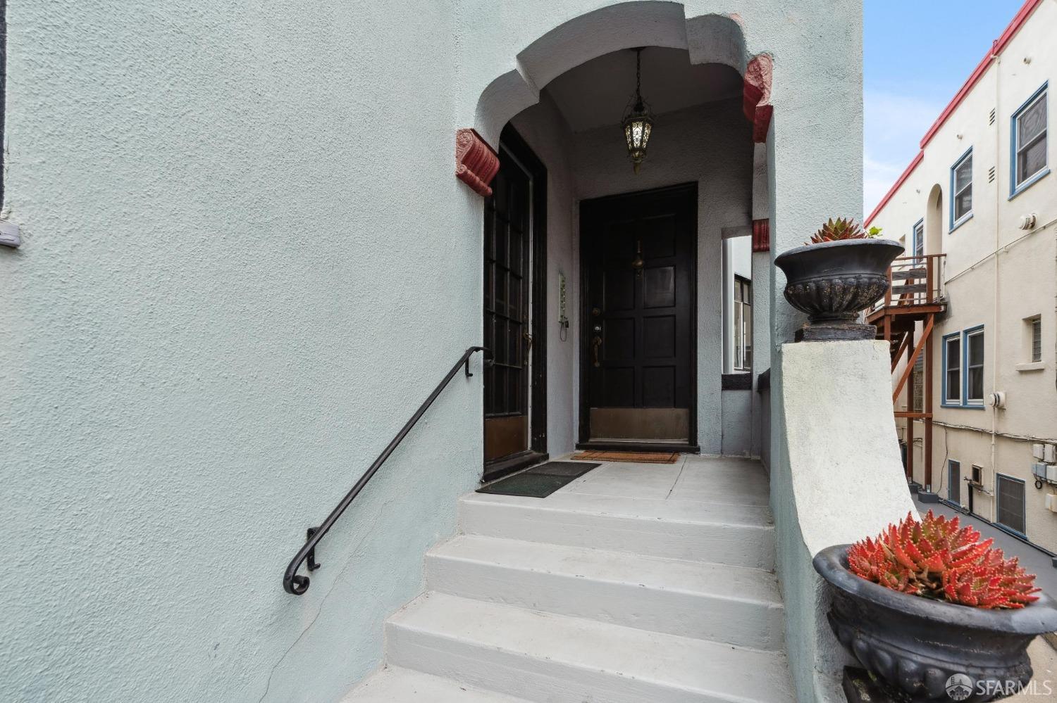 436 Sunnyslope Avenue