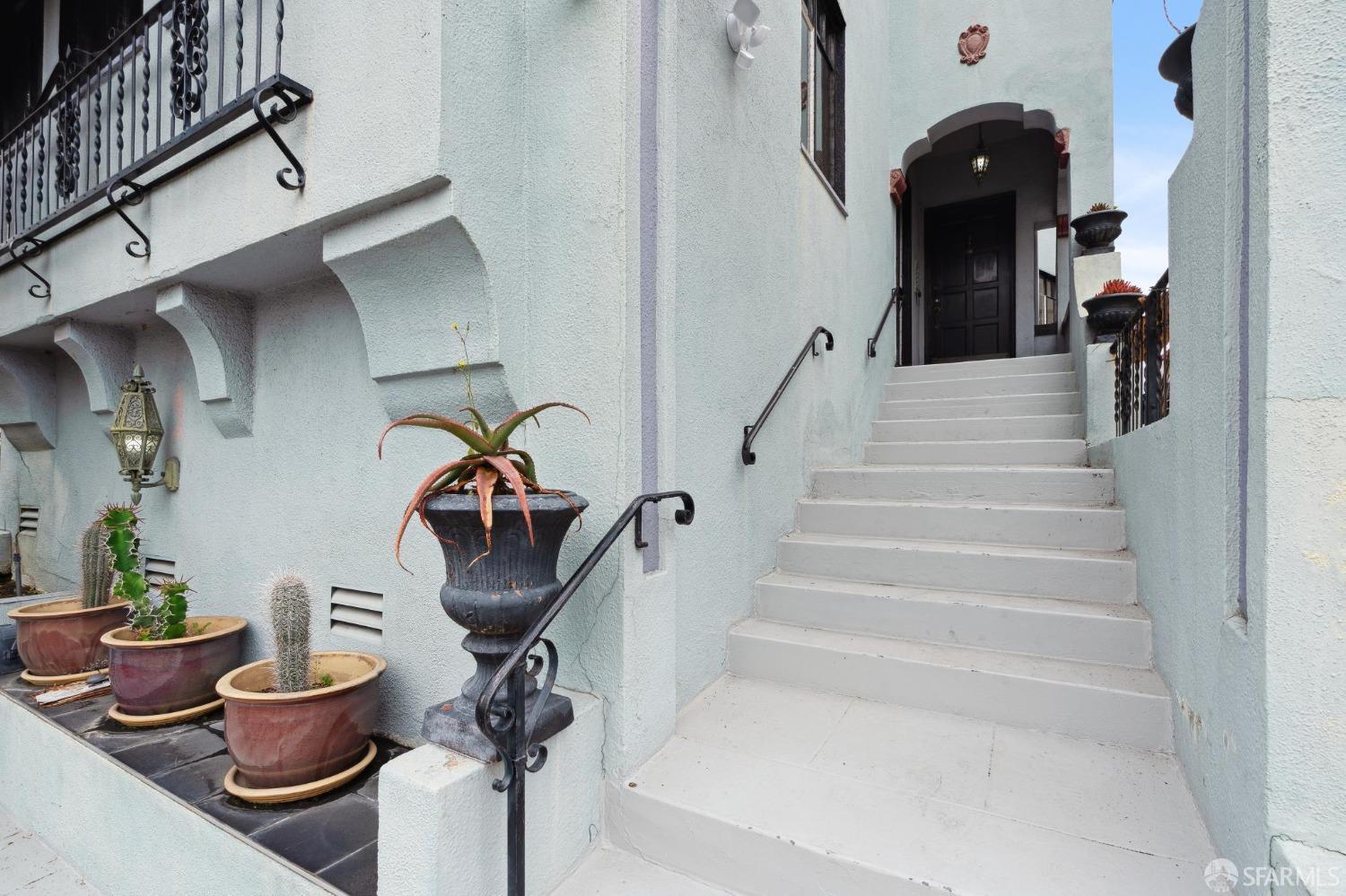 436 Sunnyslope Avenue