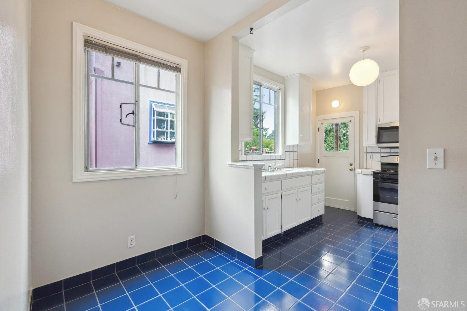 436 Sunnyslope Avenue