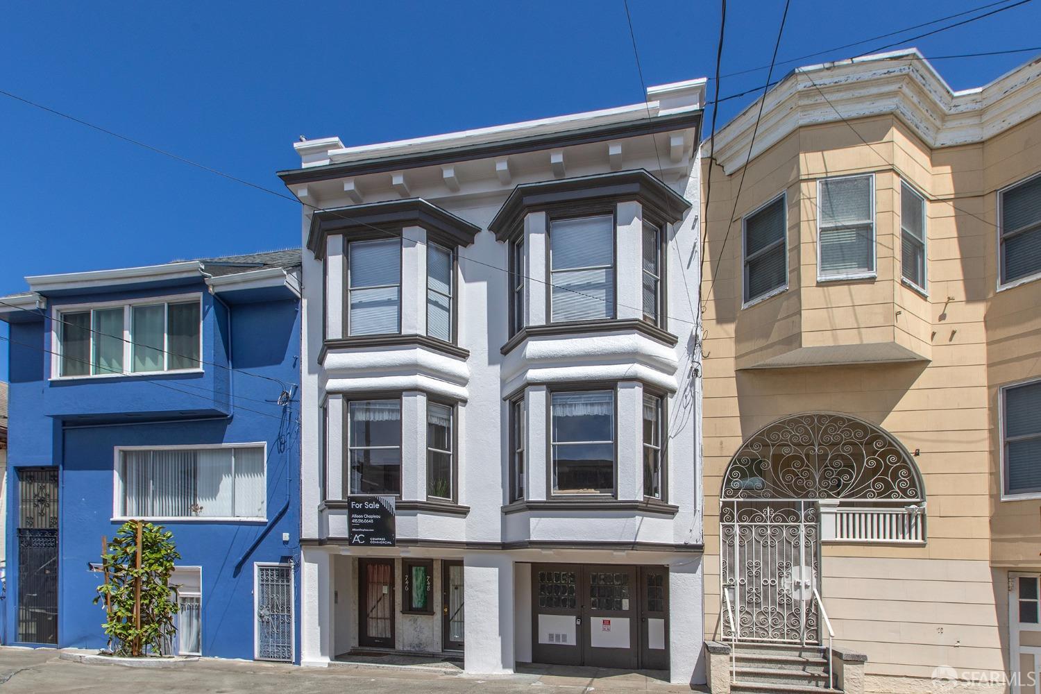 746 7th Avenue