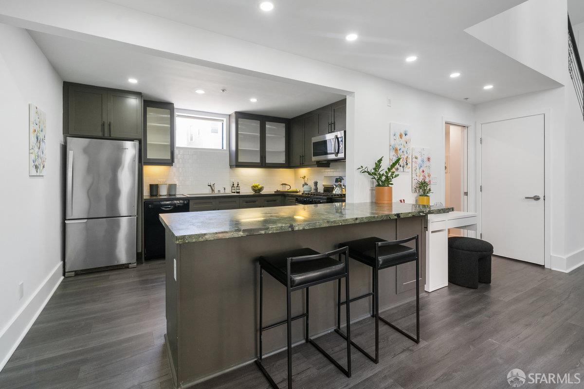 920 Harrison Street # 6