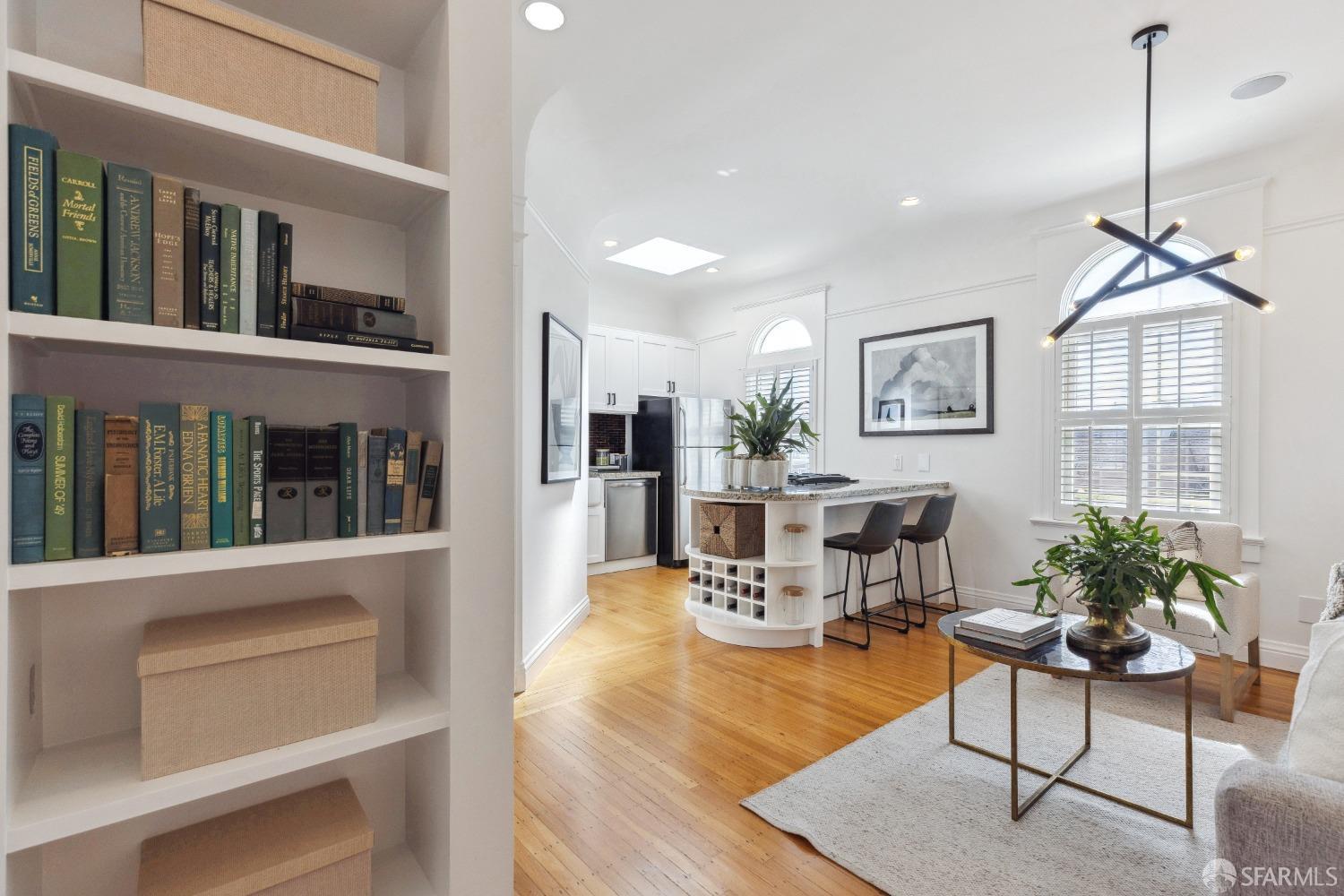 2010 Broderick Street # 4