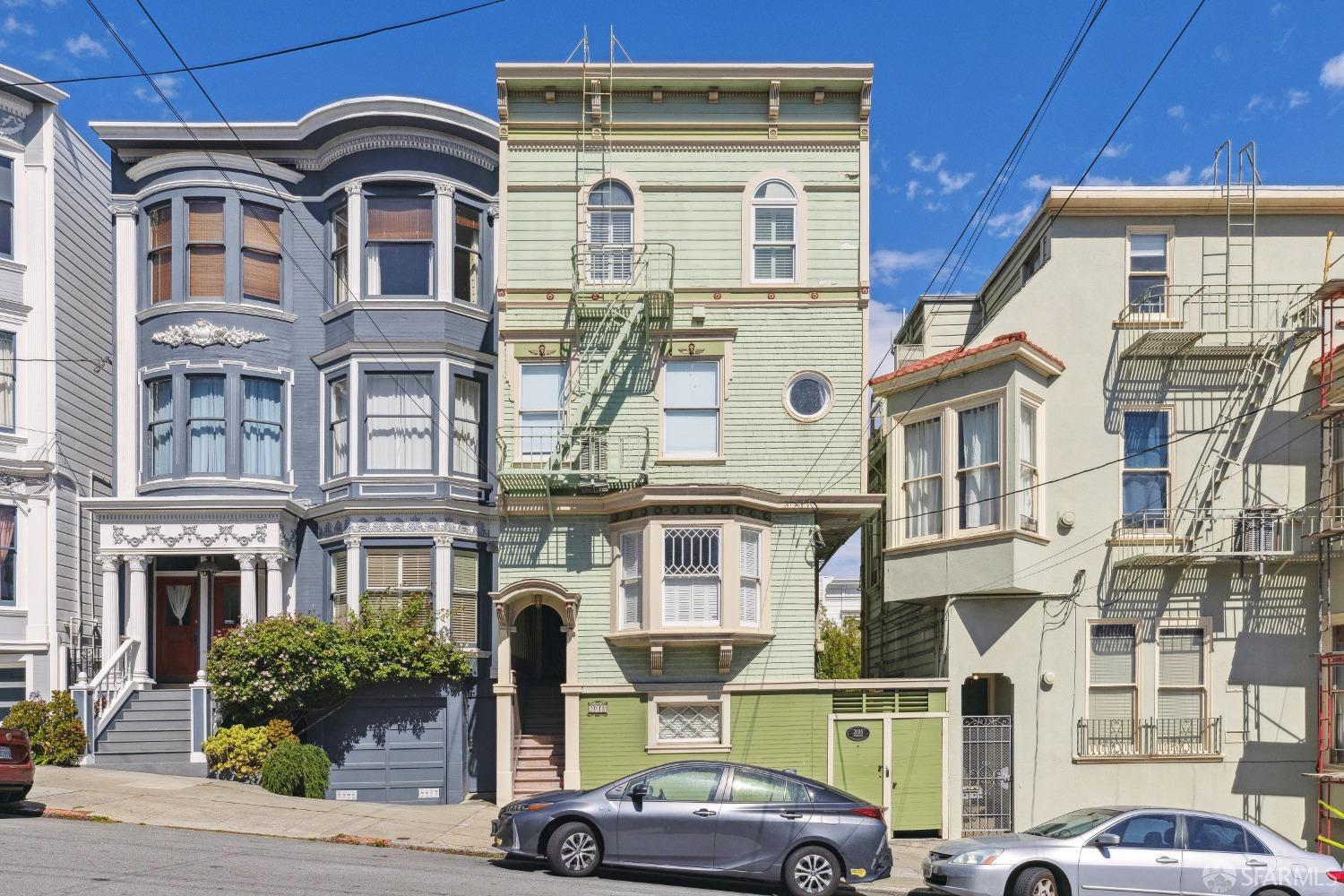2010 Broderick Street # 4