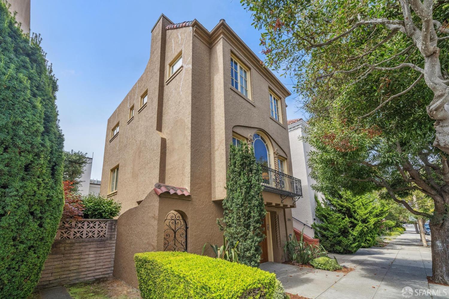 3715 Broderick Street