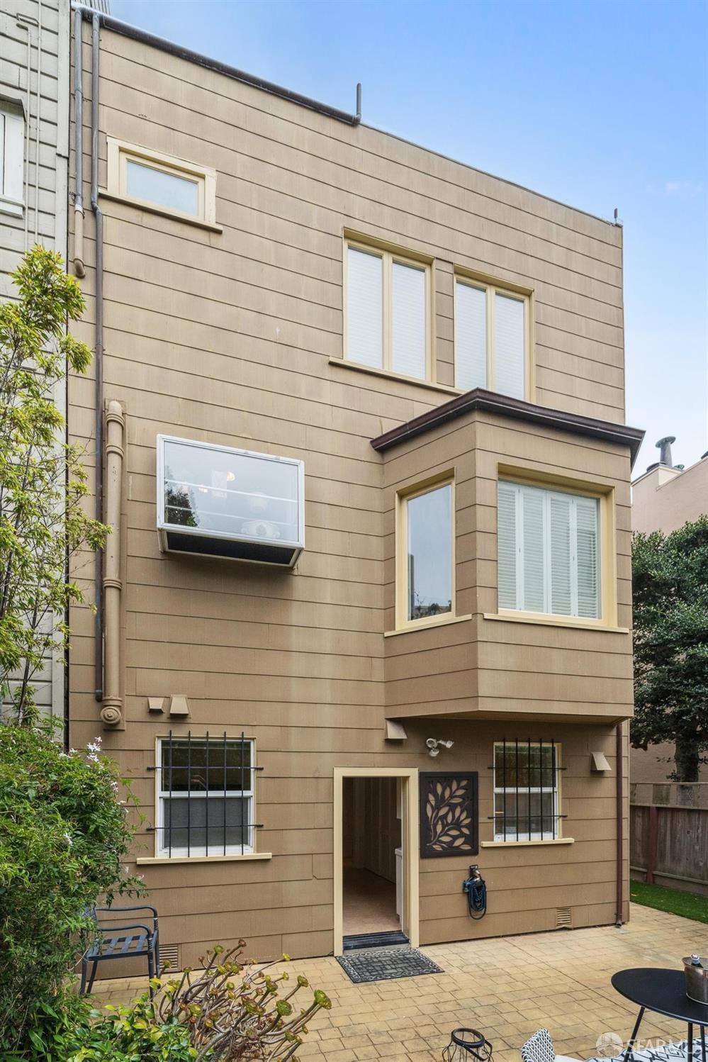 3715 Broderick Street