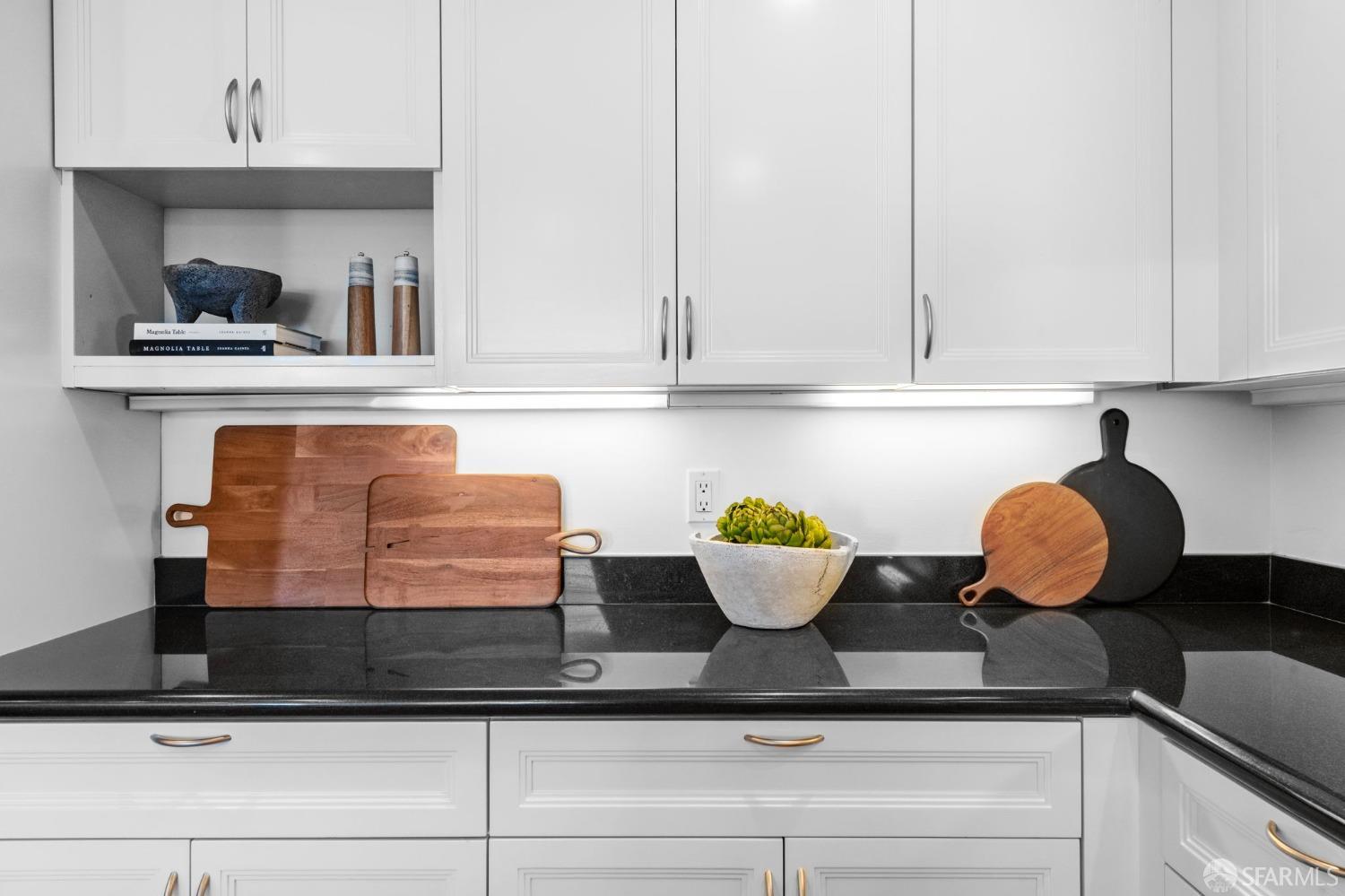 880 Corbett Avenue # 3