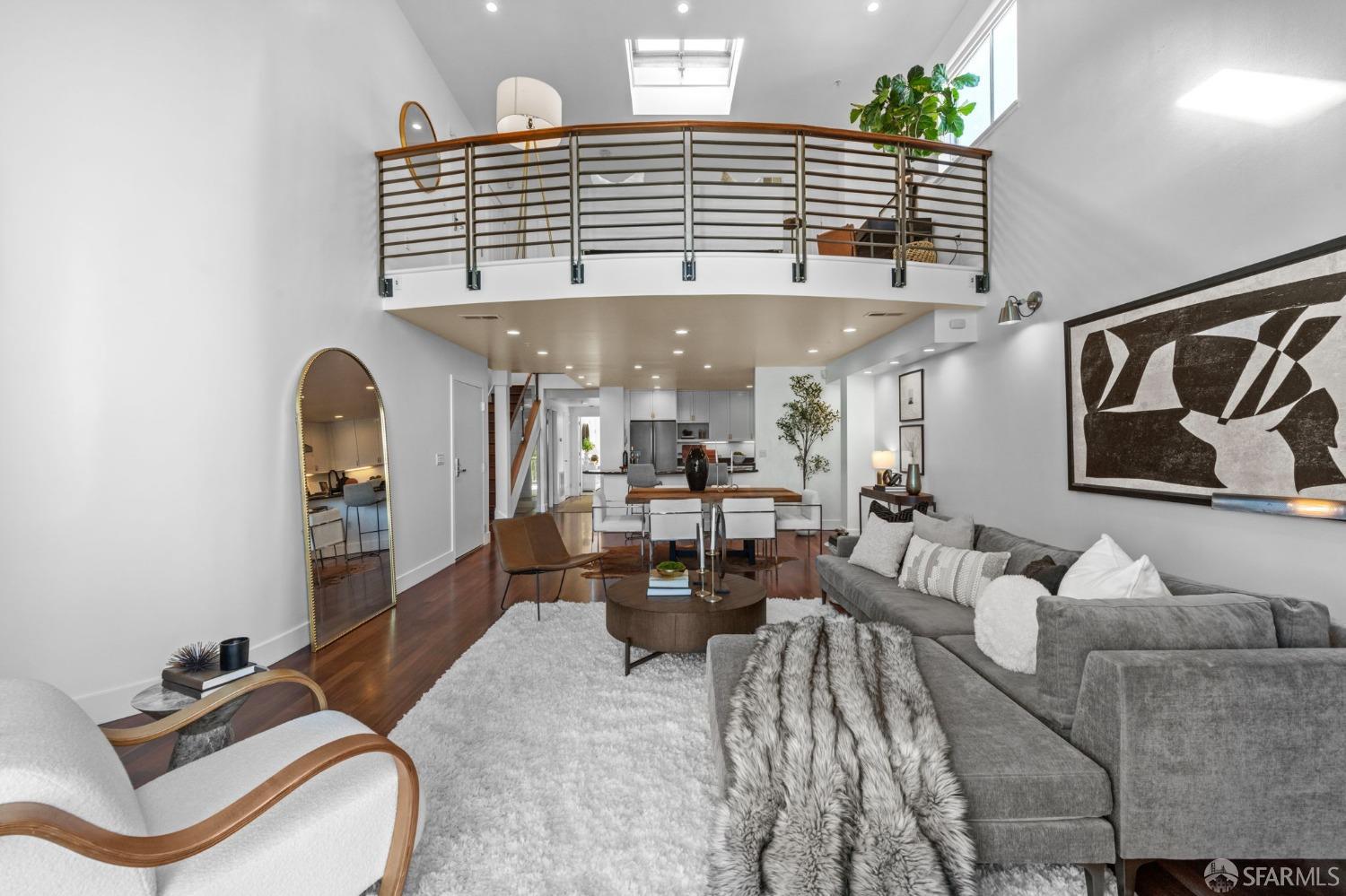 880 Corbett Avenue # 3