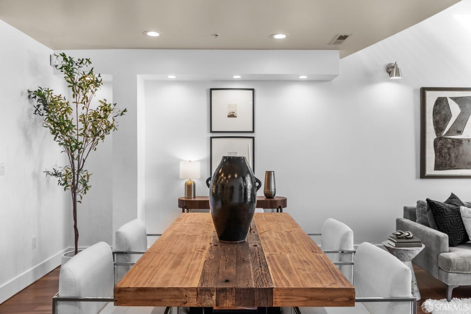 880 Corbett Avenue # 3