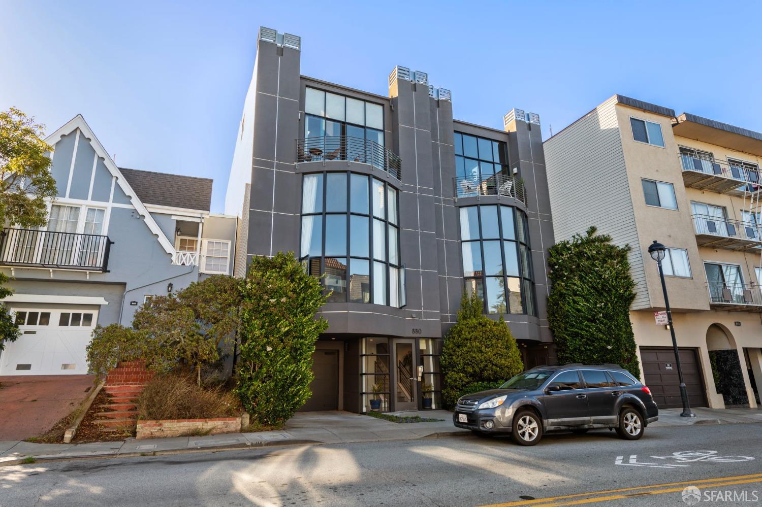 880 Corbett Avenue # 3