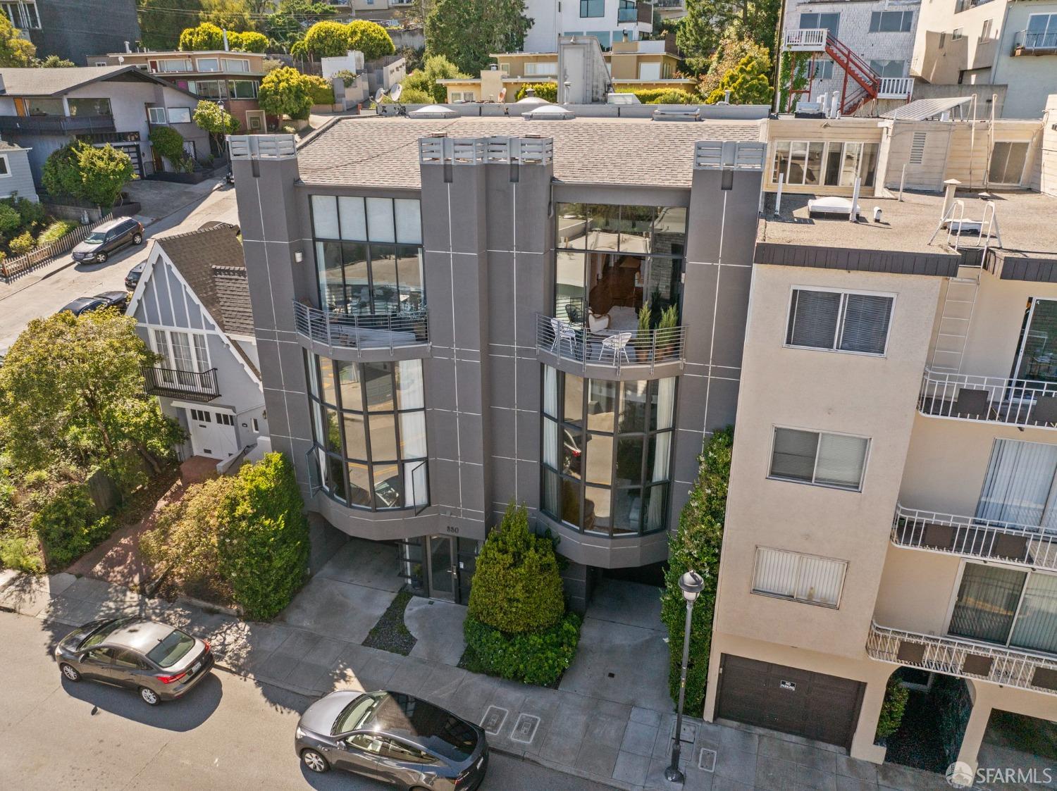 880 Corbett Avenue # 3