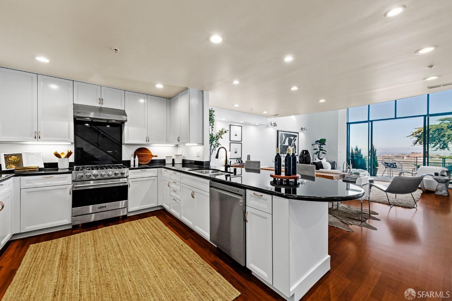 880 Corbett Avenue # 3