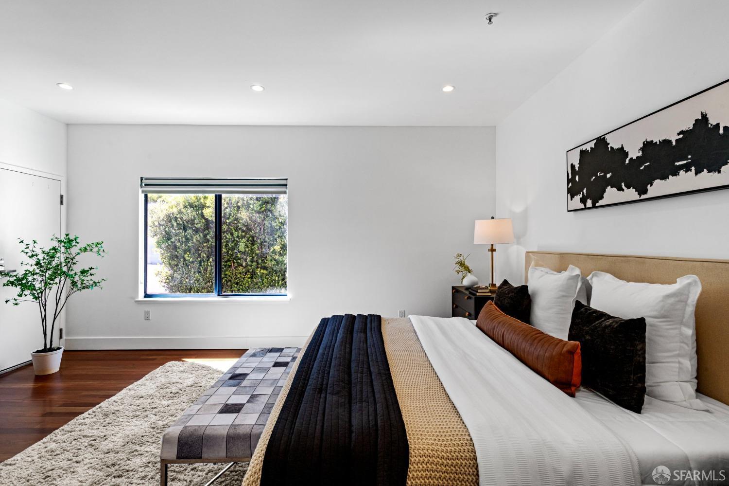 880 Corbett Avenue # 3