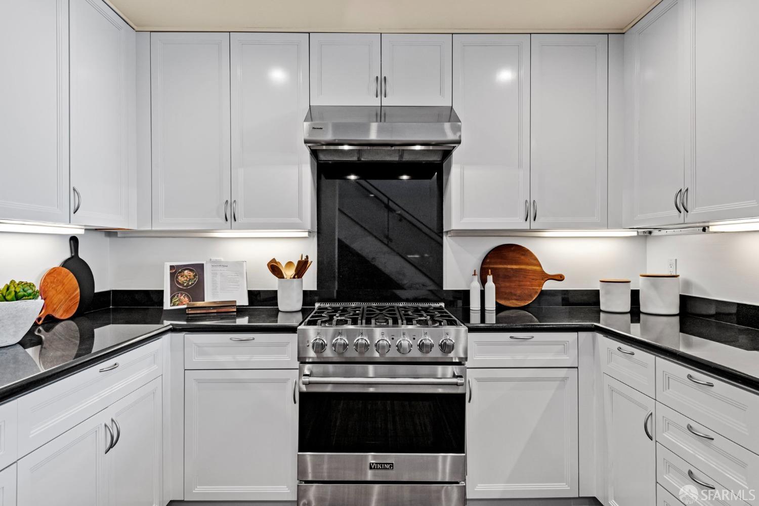 880 Corbett Avenue # 3