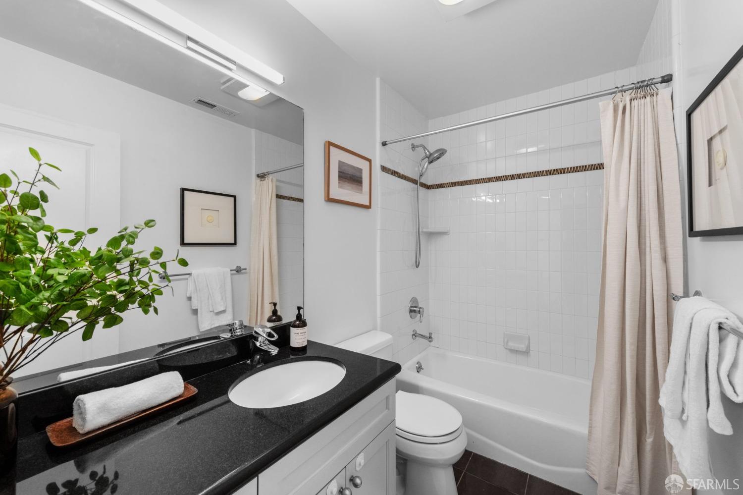 880 Corbett Avenue # 3