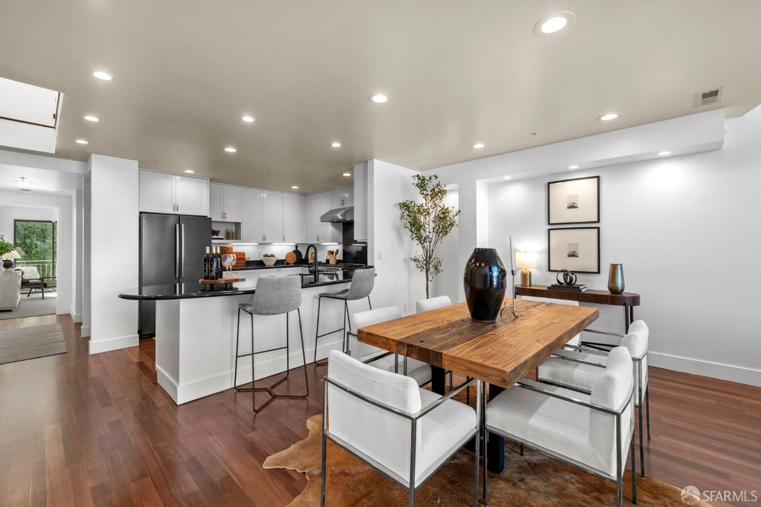 880 Corbett Avenue # 3