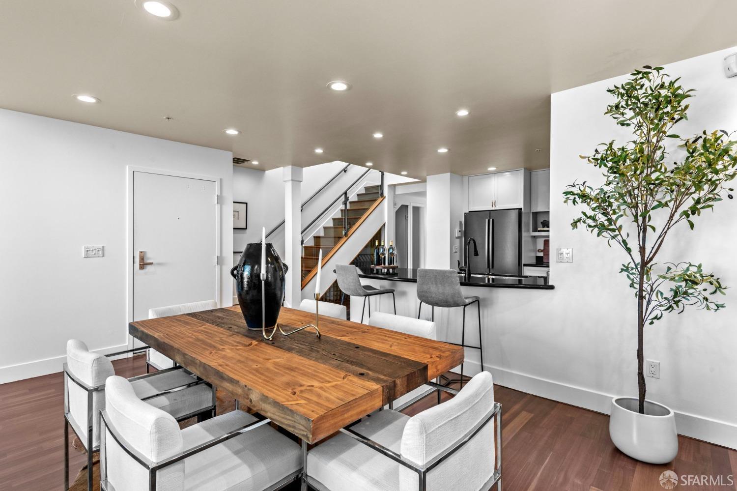 880 Corbett Avenue # 3