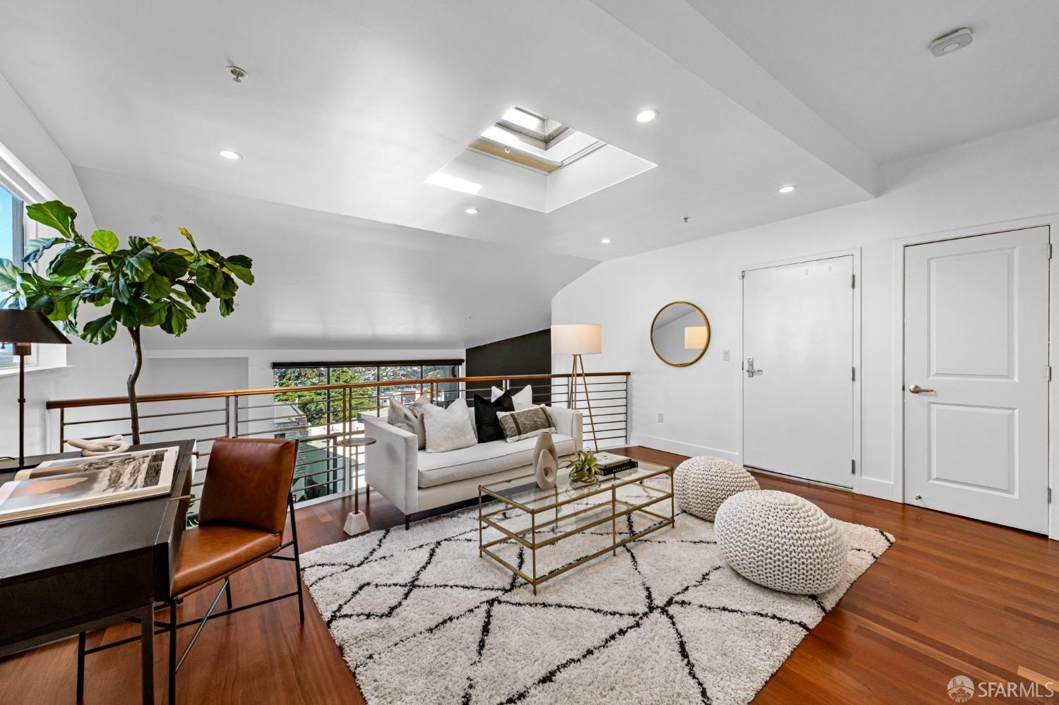 880 Corbett Avenue # 3