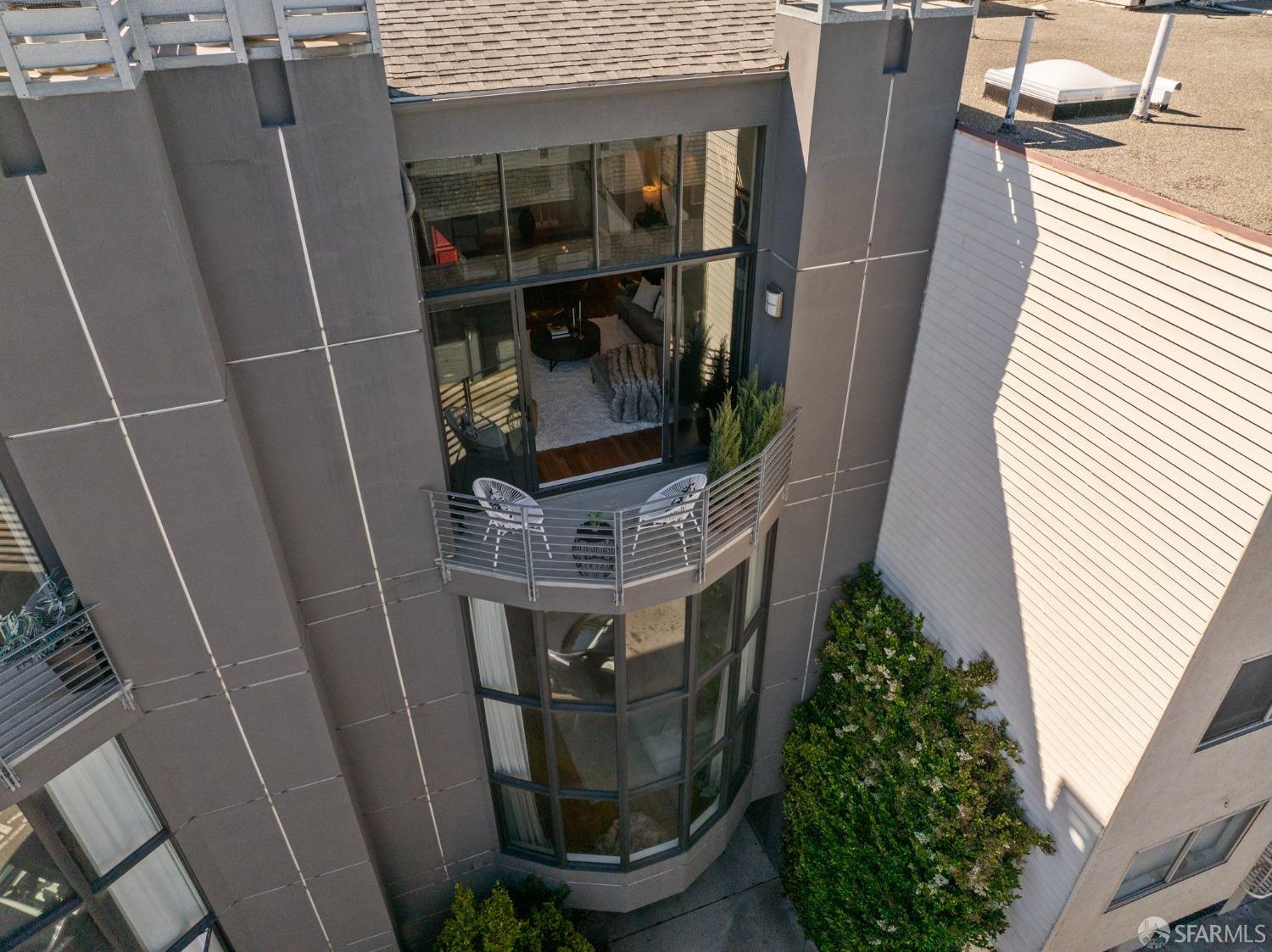 880 Corbett Avenue # 3