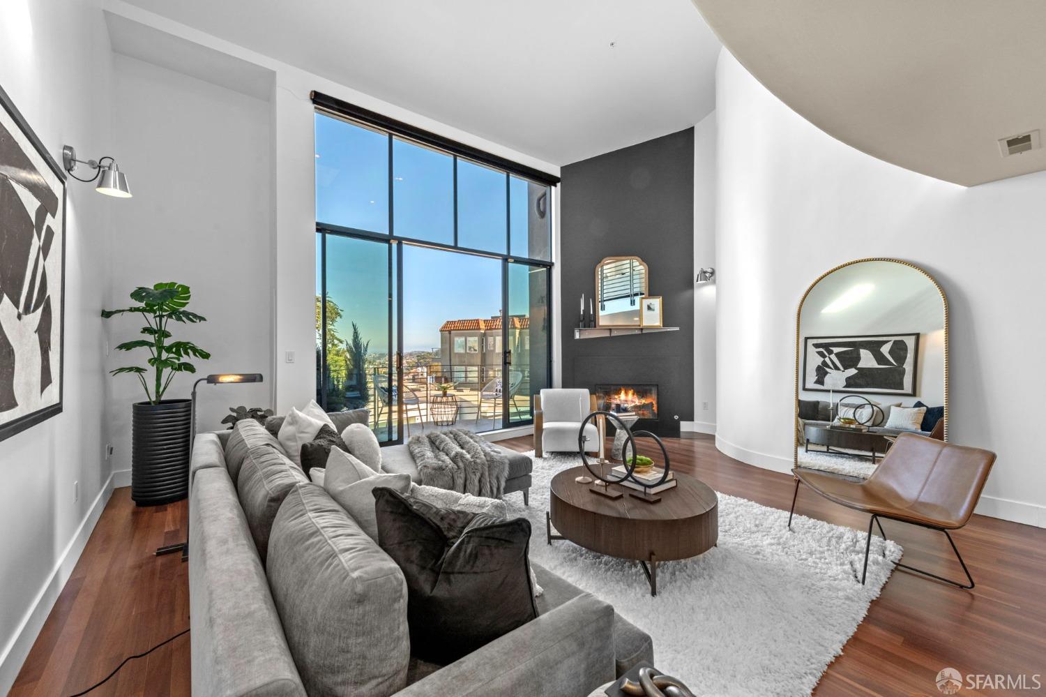 880 Corbett Avenue # 3