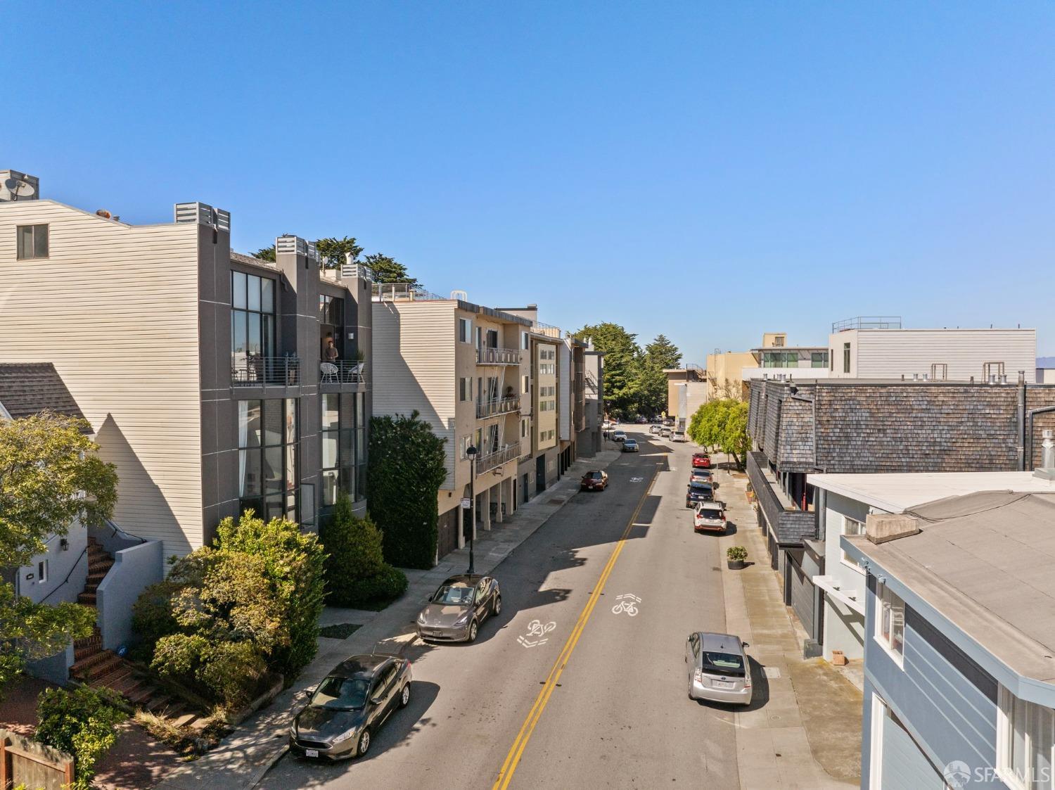 880 Corbett Avenue # 3