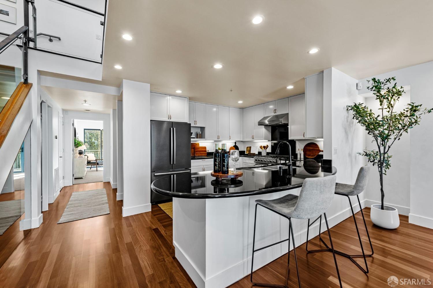 880 Corbett Avenue # 3