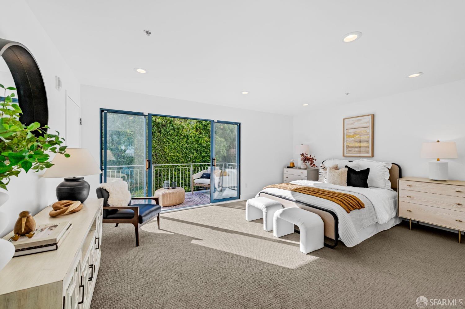 880 Corbett Avenue # 3