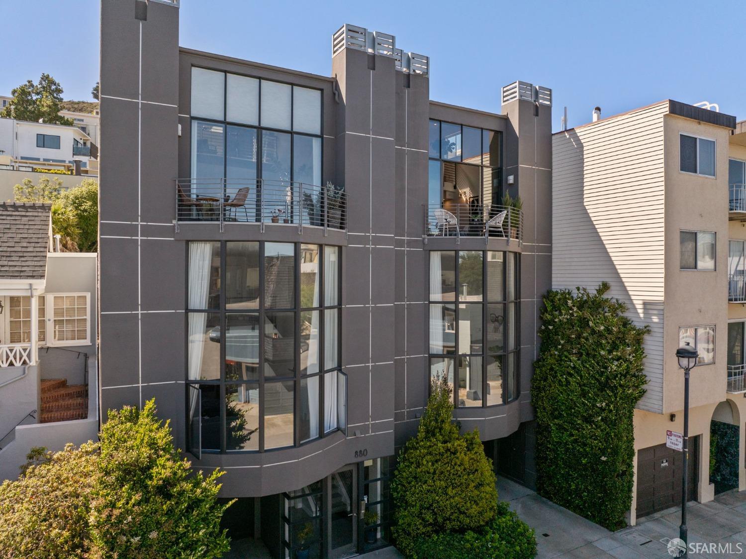 880 Corbett Avenue # 3