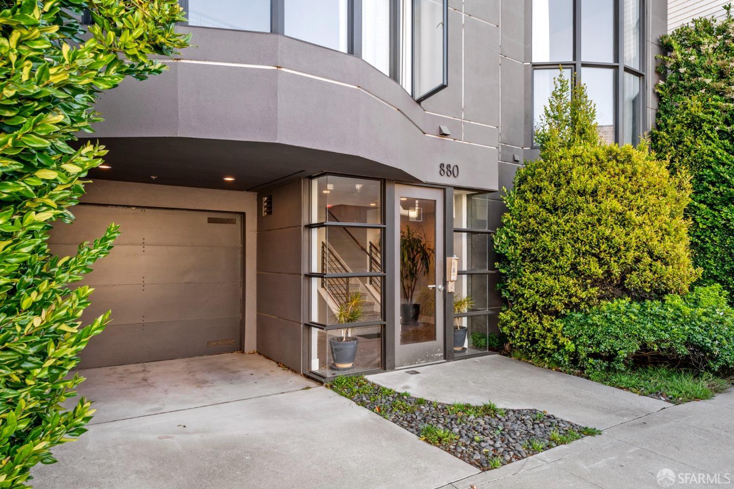 880 Corbett Avenue # 3