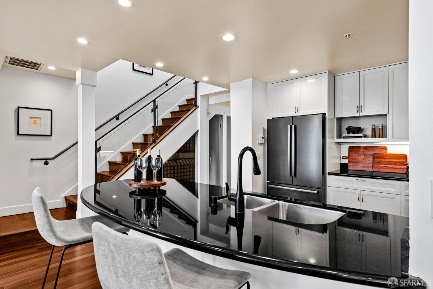 880 Corbett Avenue # 3