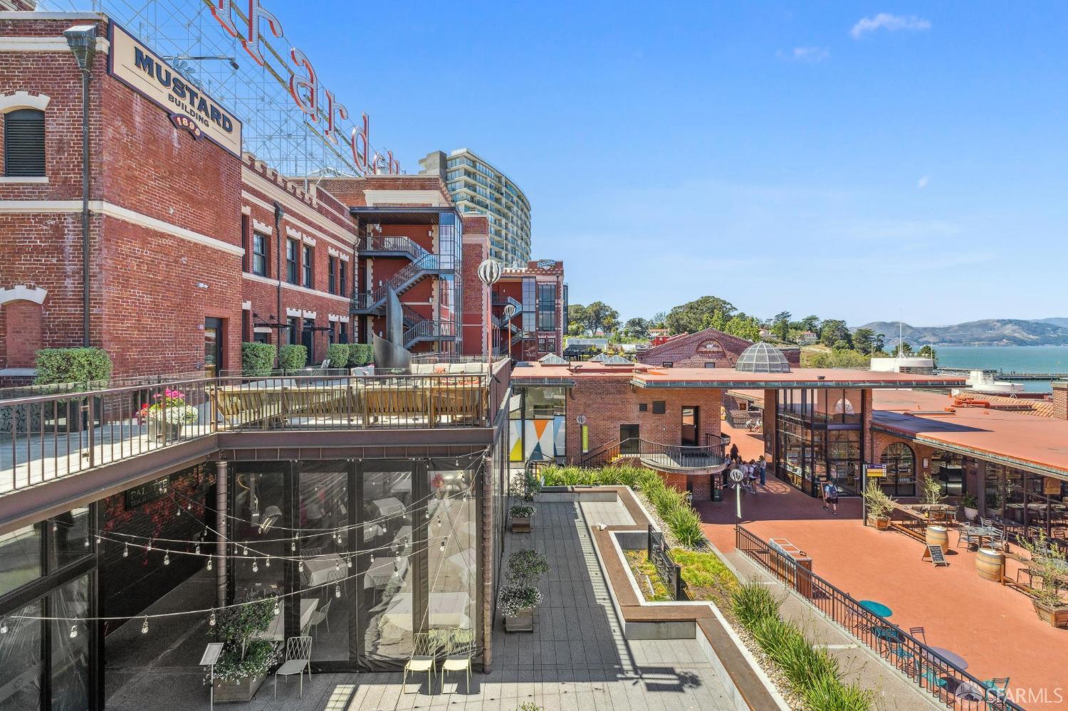 900 North Point Street # D228