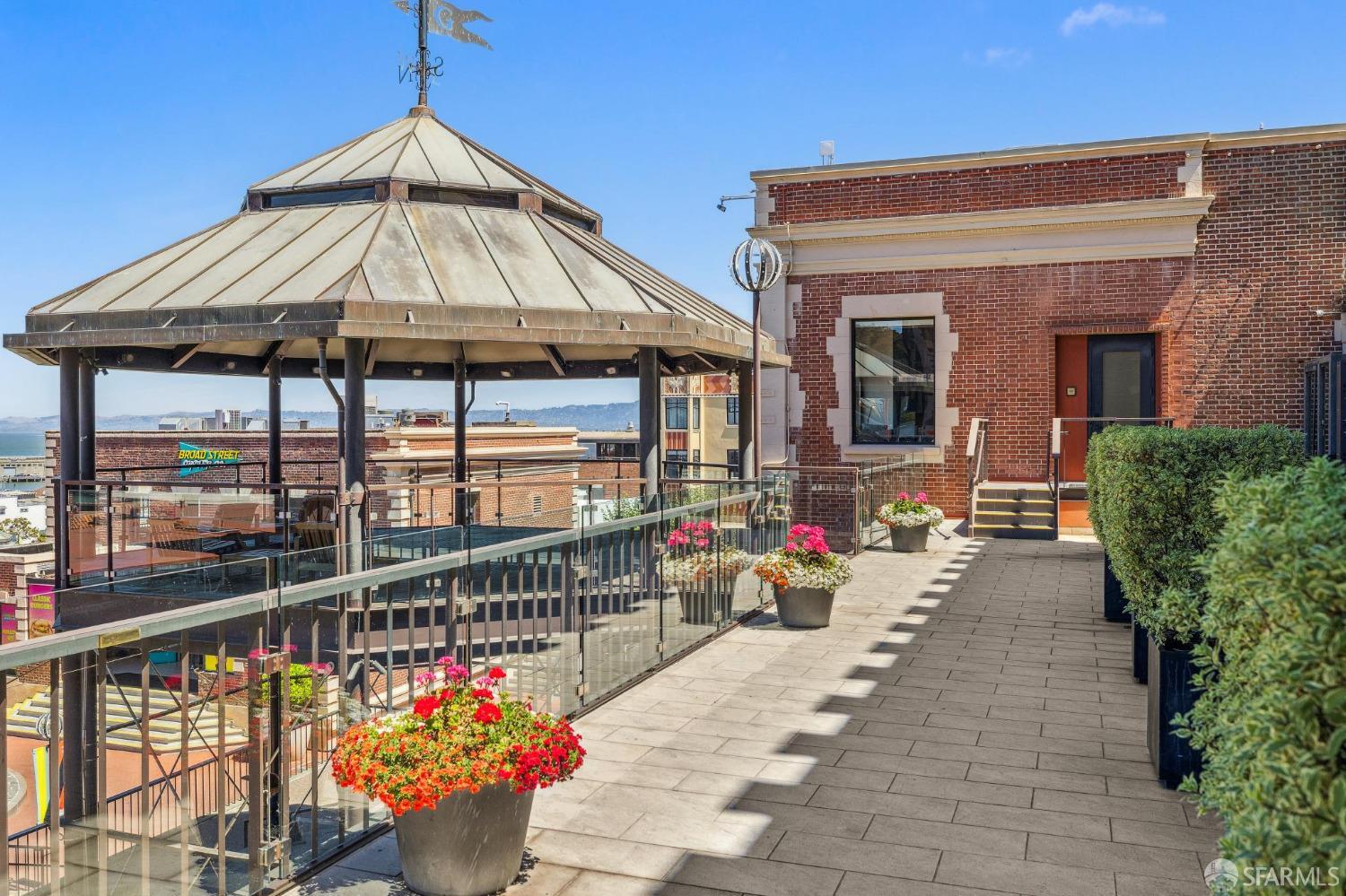 900 North Point Street # D228