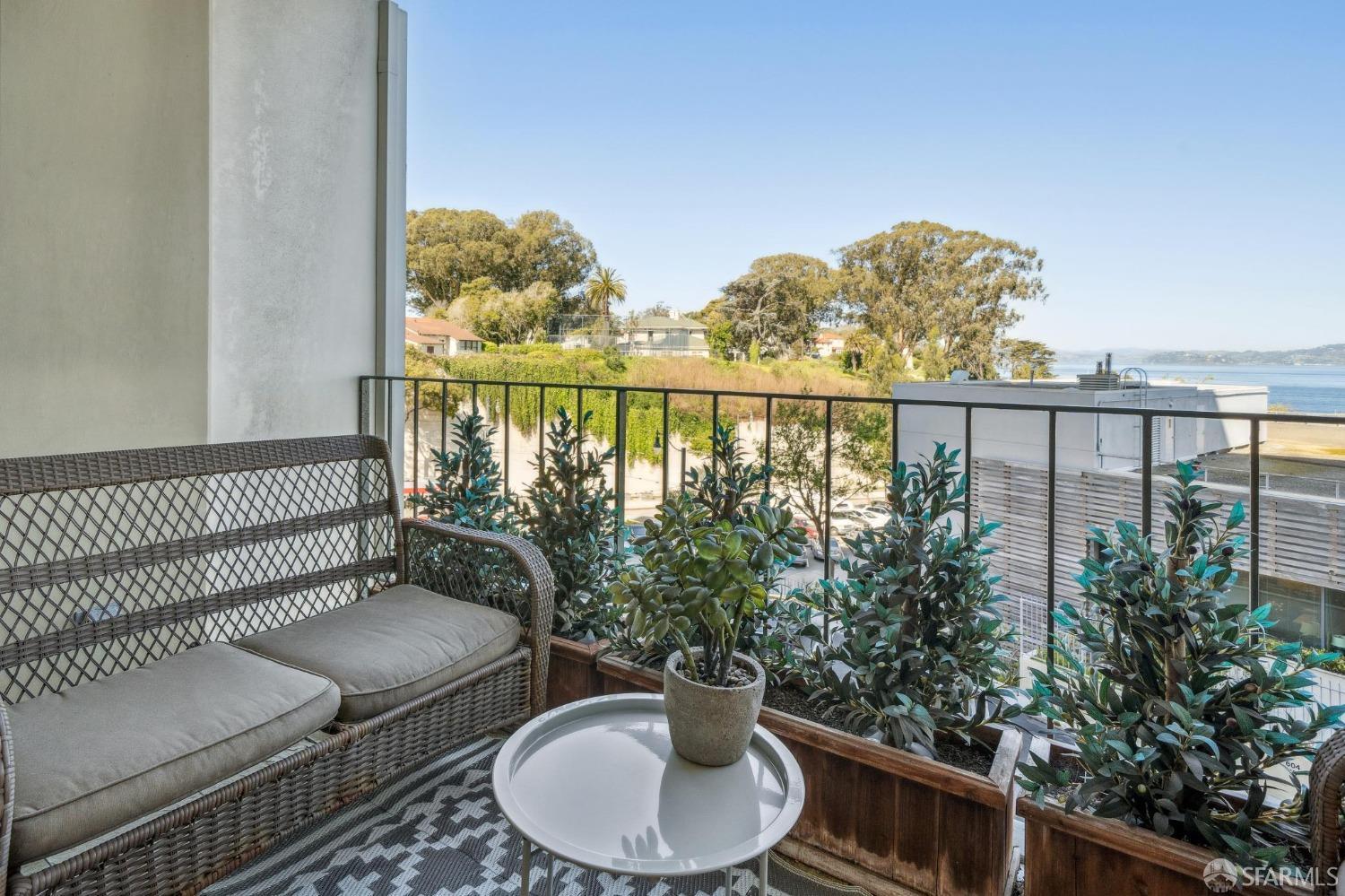 1050 North Point Street # 303