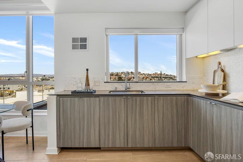 45 Bartlett Street # 803