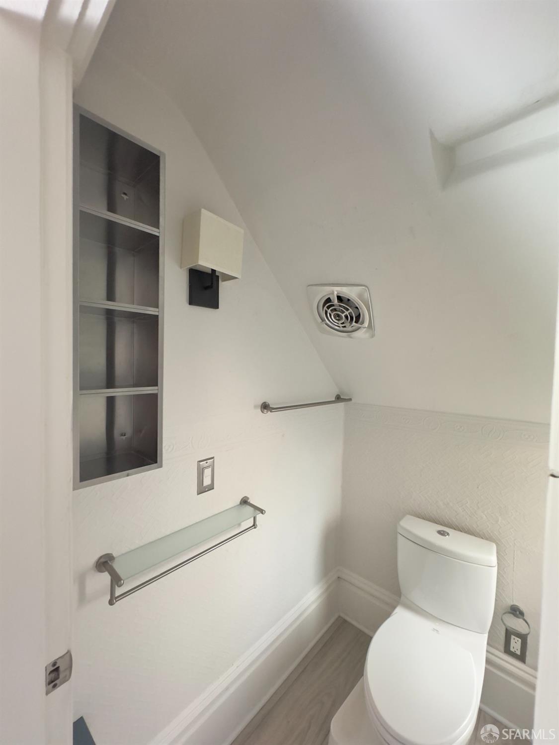 360 Lily Street # 10