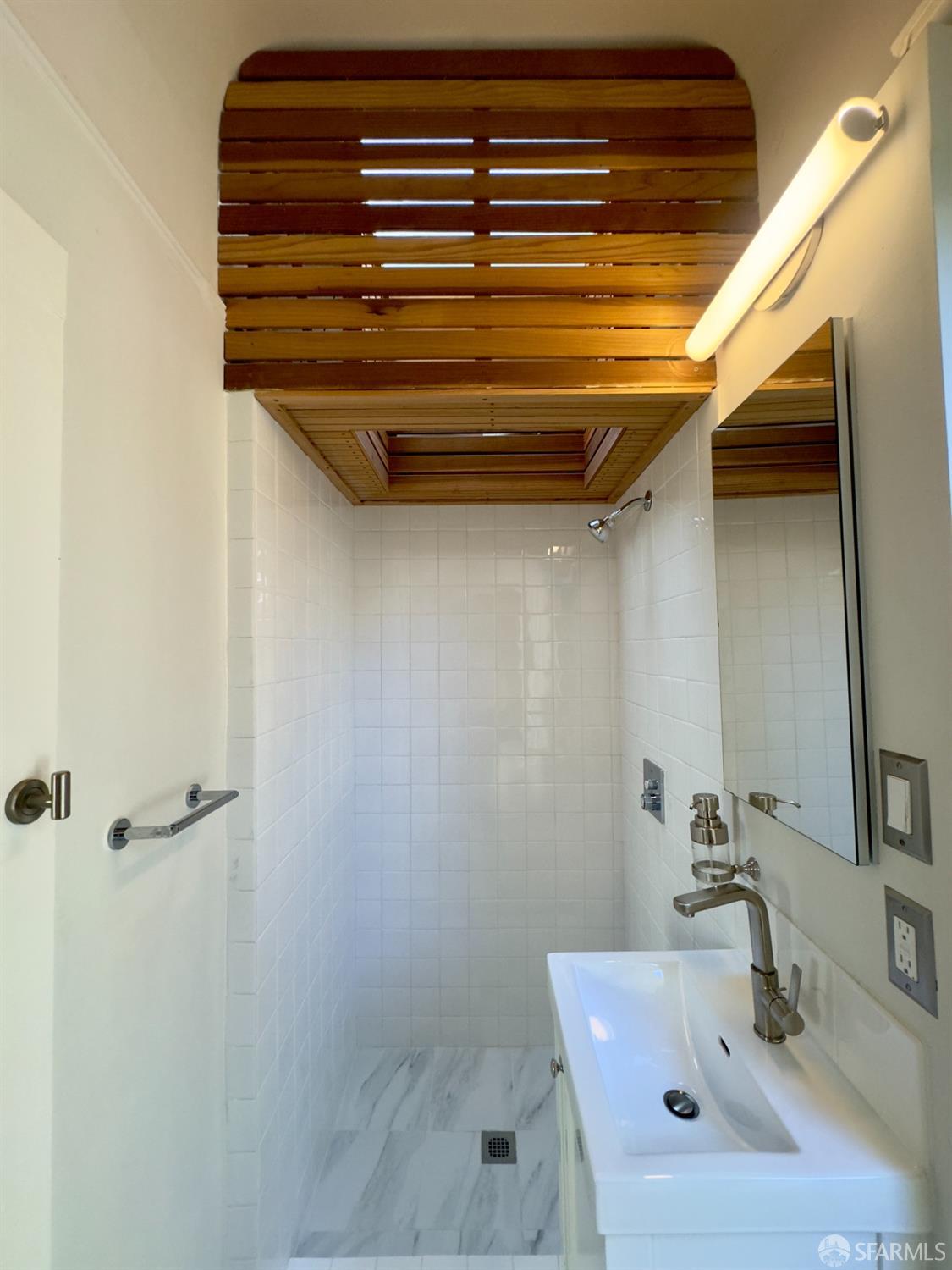 360 Lily Street # 10