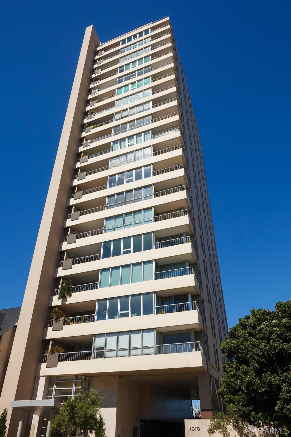 1070 Green Street # 1101