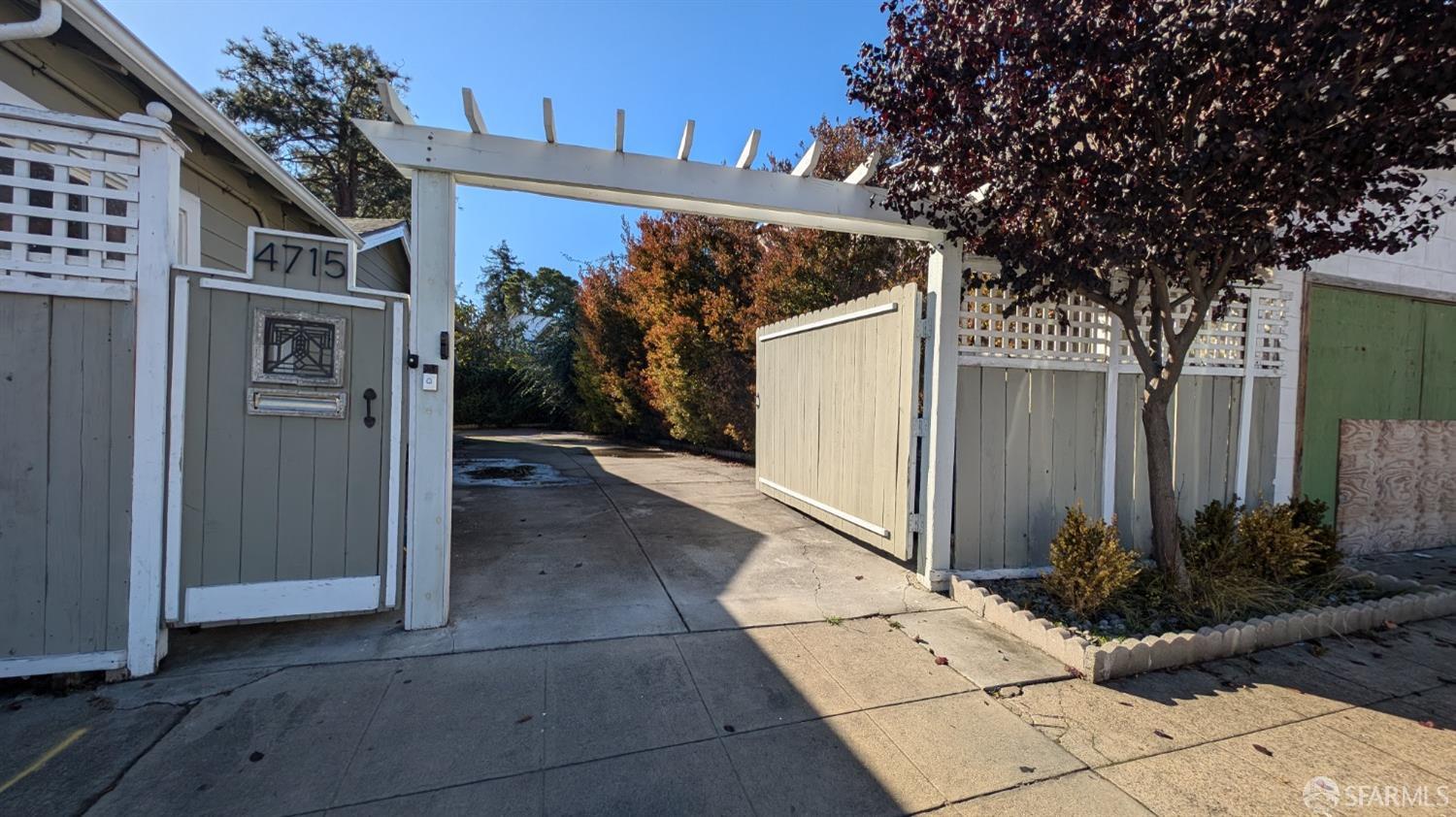 4715 Congress Avenue