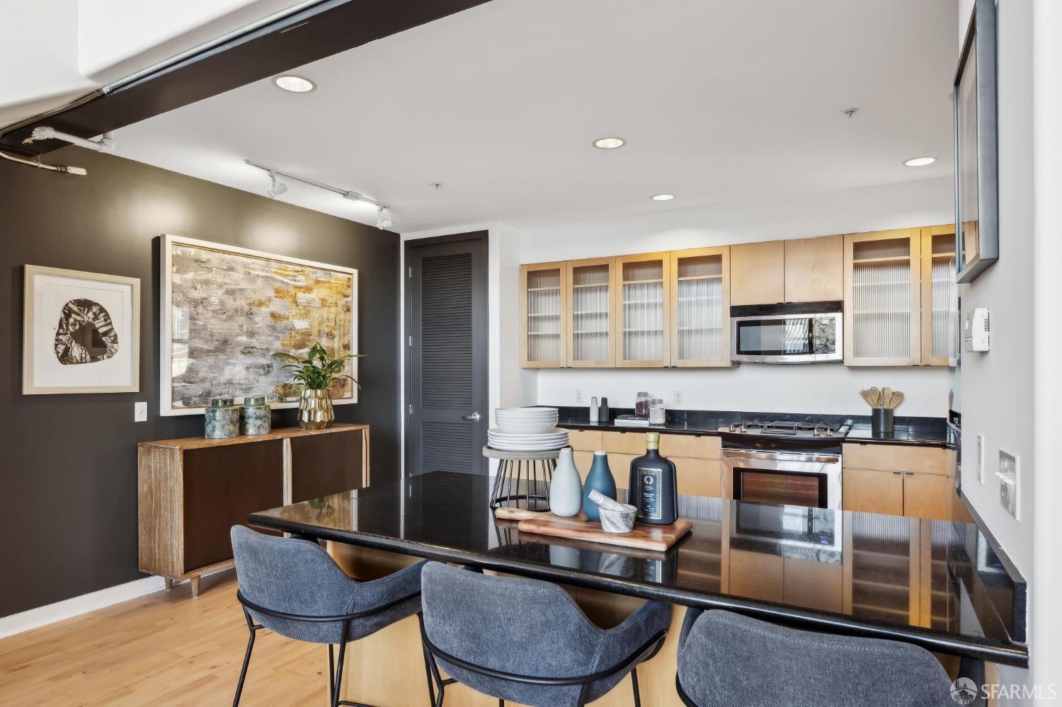 370 De Haro Street # B4