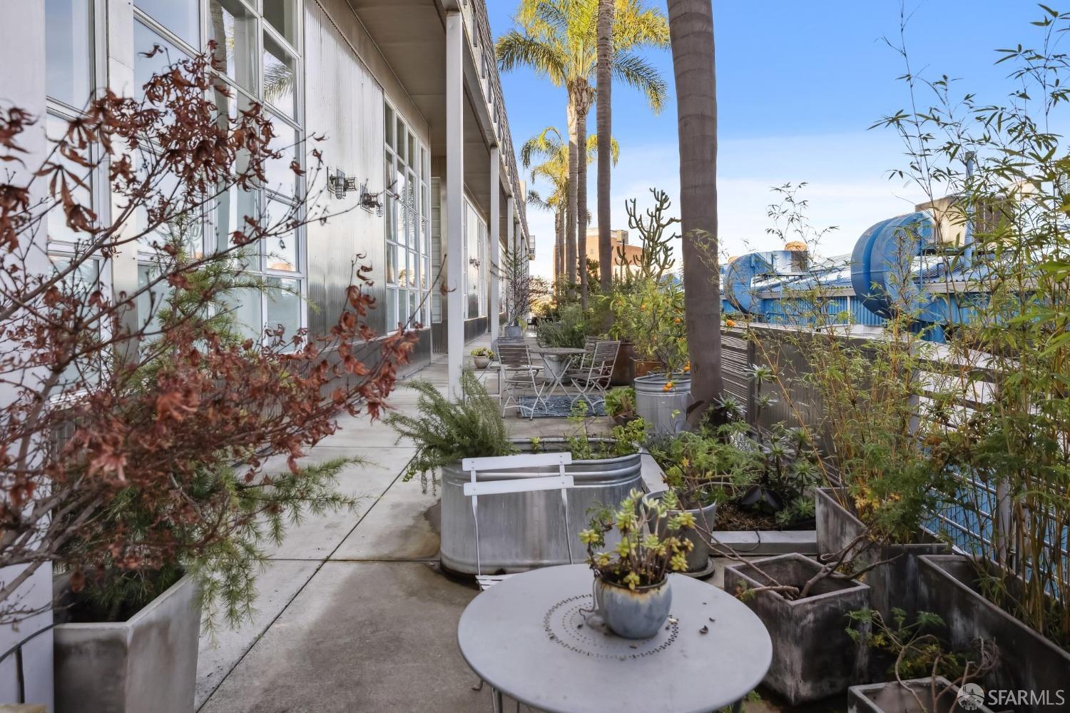 370 De Haro Street # B4